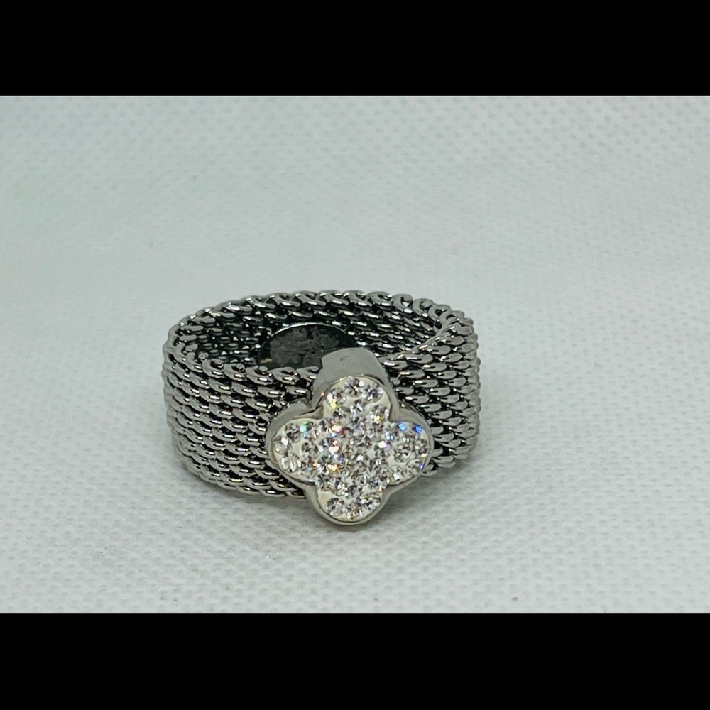 Mesh and Cz gorgeous Ring Size 7